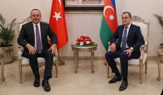 Bakan Çavuşoğlu Azerbaycanlı mevkidaşı Bayramov’la görüştü