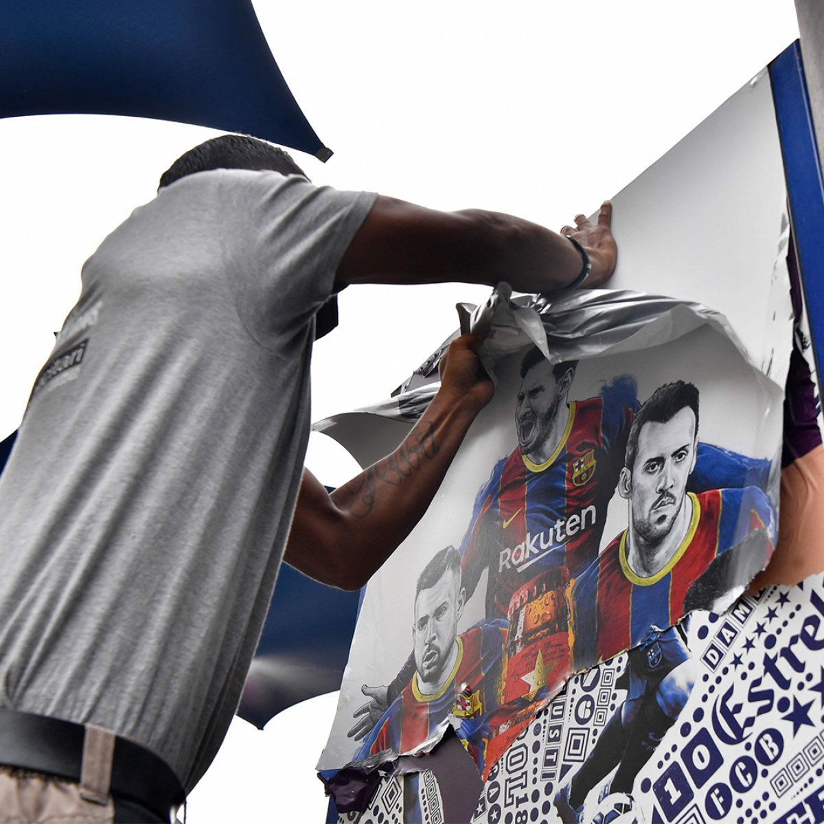Messi posterleri Nou Camp’tan kaldırıldı!